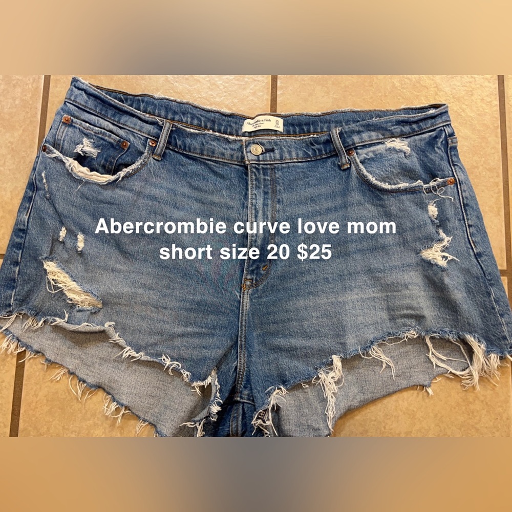 Abercrombie Curve Love Mom Short